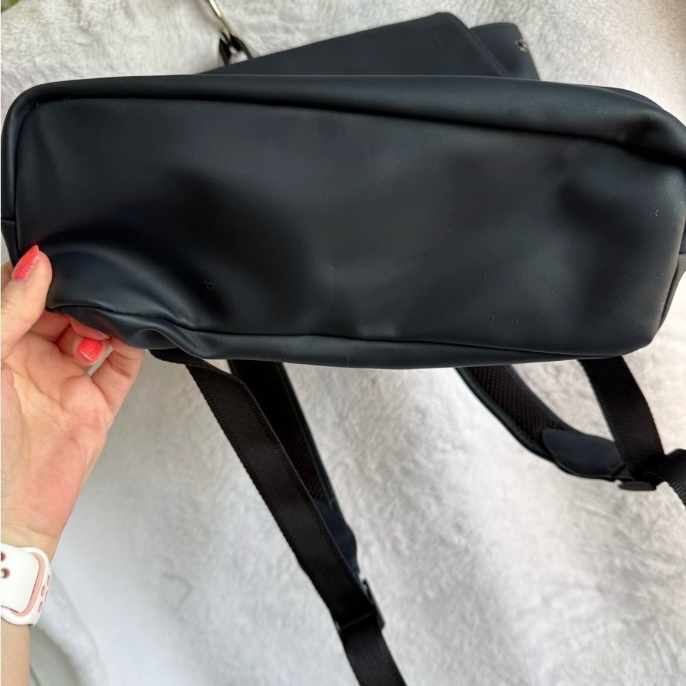 Hunter Navy Backpack - image 6